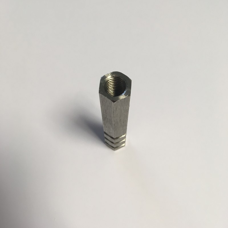 Lot de 4 chevilles femelles en Inox